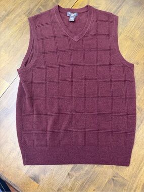 Dockers Men's L Burgundy V-Neck Sweater Vest